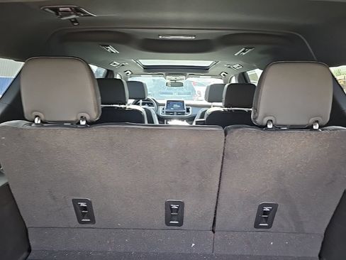 Used 2024 Chevrolet Suburban Premier AWD/4WD image 9