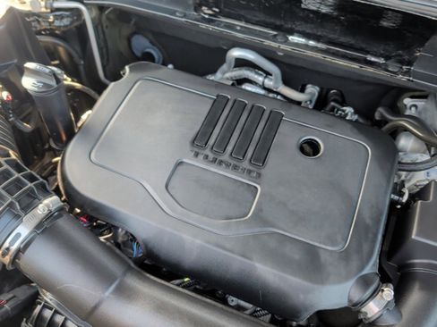 Used 2023 GMC Acadia SLE image 21