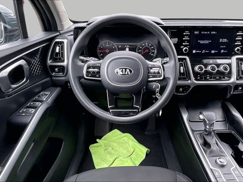 Used 2021 Kia Sorento LX FWD image 6