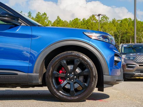 Certified 2022 Ford Explorer ST w/ Equipment Group 401A RWD image 9