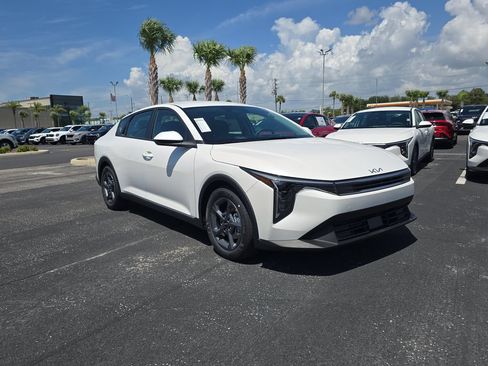 New 2026 Kia K4 FWD image 2