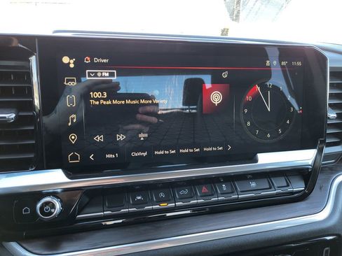 Used 2024 GMC Sierra 1500 SLT image 13