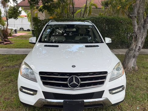 Used 2015 Mercedes-Benz ML 350 4MATIC w/ Premium 1 Package image 3