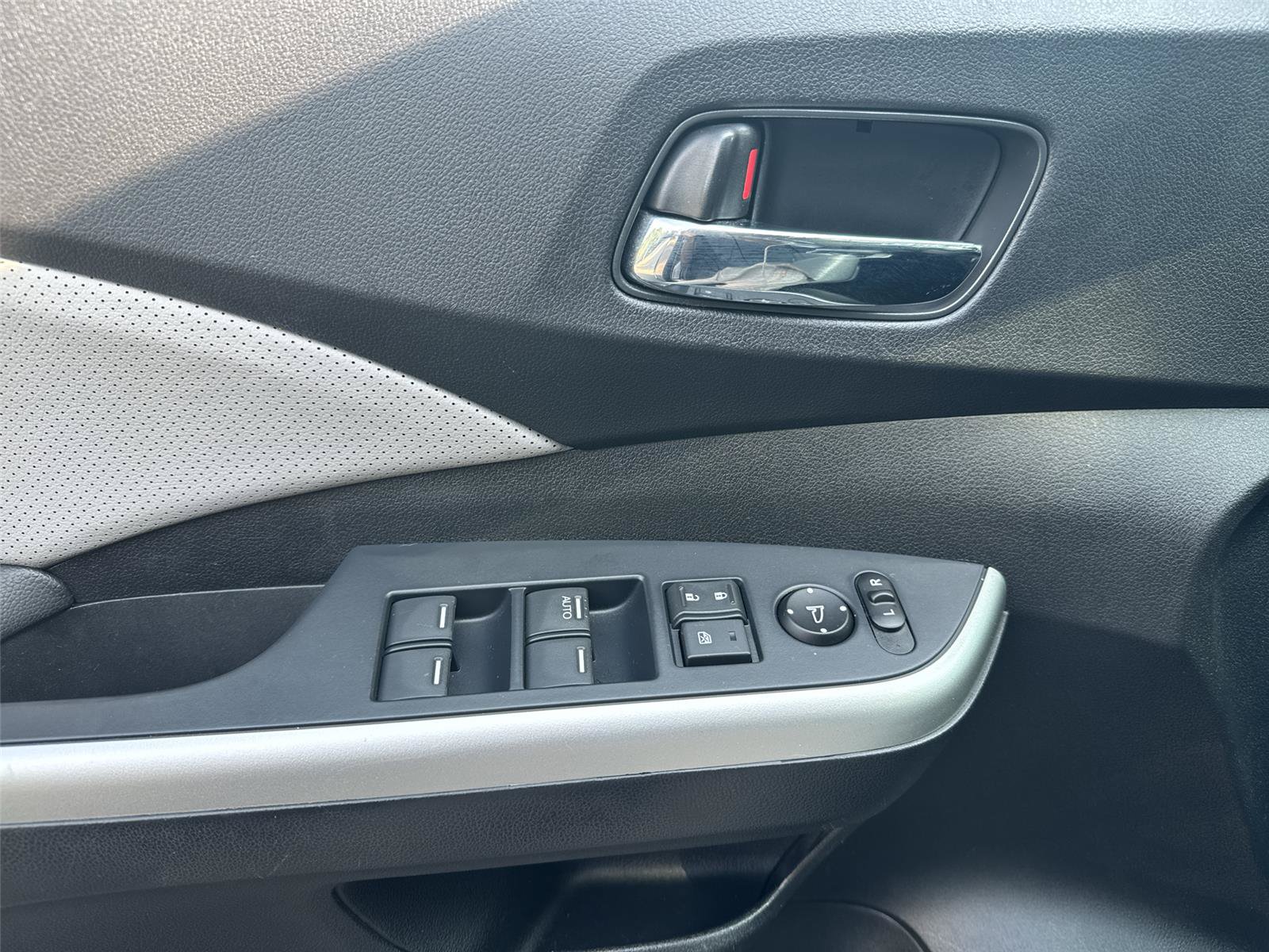 Used 2015 Honda CR-V EX-L image 22