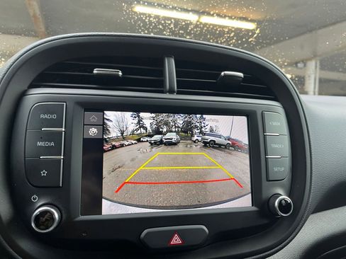 Used 2025 Kia Soul LX w/ LX Technology Package image 24