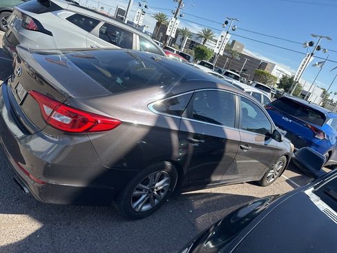 Used 2016 Hyundai Sonata SE image 3