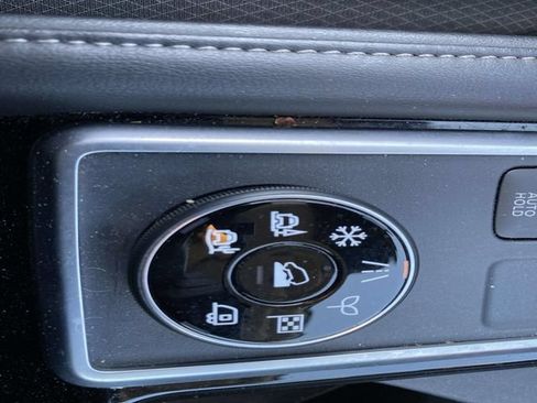 Used 2024 Nissan Pathfinder SV AWD/4WD image 13
