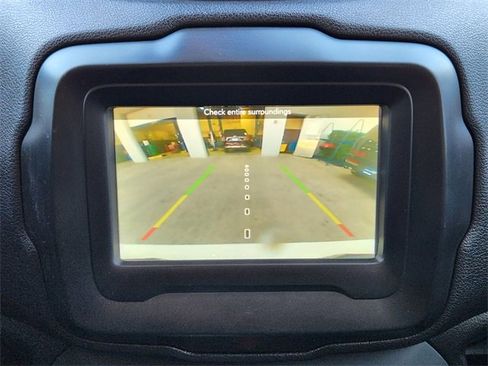 Used 2018 Jeep Renegade Limited w/ Advanced Technology Group image 14