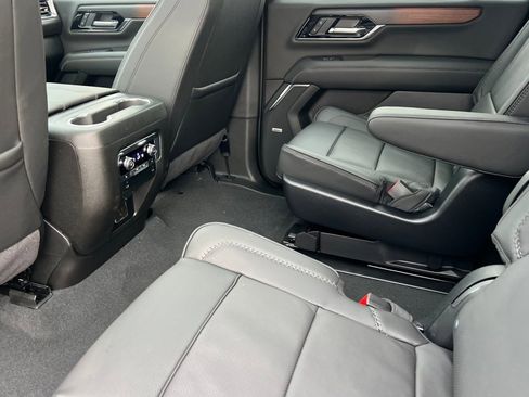 New 2026 GMC Yukon XL Denali w/ Sun & Power Step Package image 9
