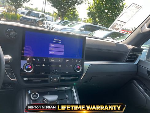 Used 2026 Lexus GX 550 w/ Cold Area Package AWD/4WD image 16