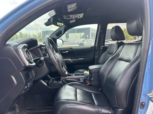 Used 2019 Toyota Tacoma TRD Off-Road AWD/4WD image 26