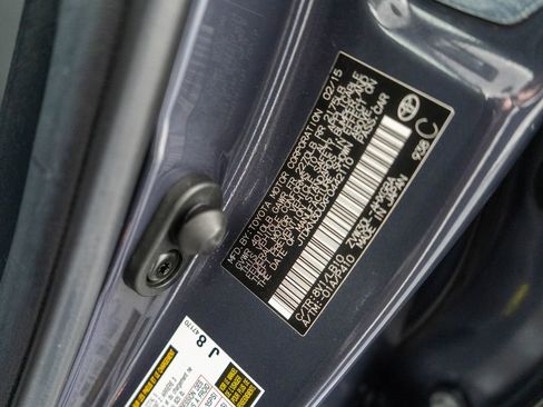 Used 2015 Toyota Prius Four image 31