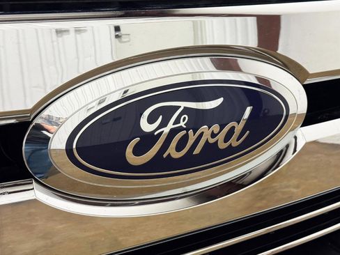 Used 2018 Ford F250 Lariat w/ FX4 Off-Road Package image 32