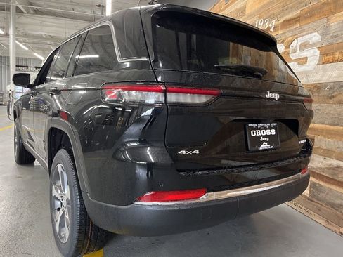 New 2025 Jeep Grand Cherokee Limited image 21