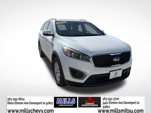 Used 2016 Kia Sorento AWD image 3