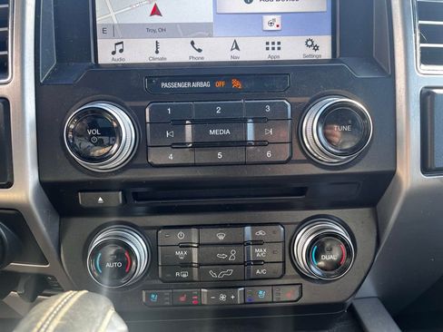 Used 2018 Ford F150 Platinum w/ Equipment Group 701A Luxury image 15