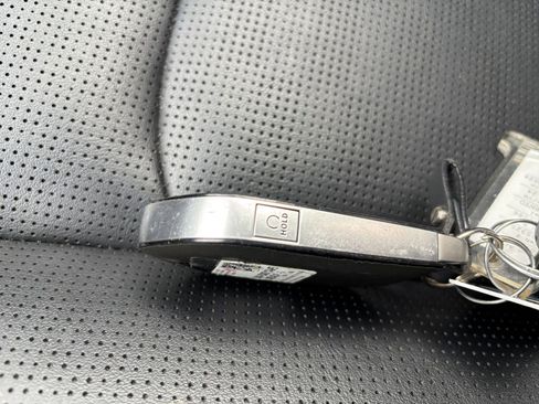 Used 2024 Kia Sorento S FWD image 27