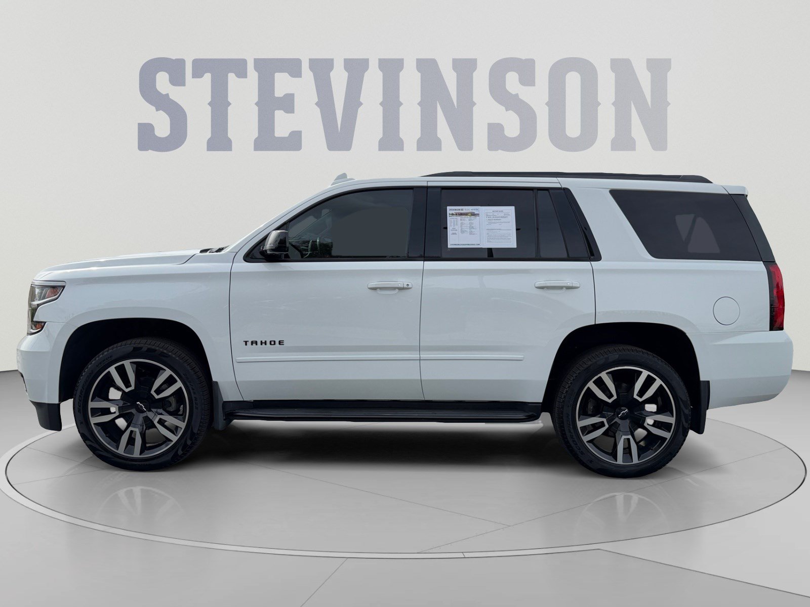 Used 2018 Chevrolet Tahoe Premier AWD/4WD image 2