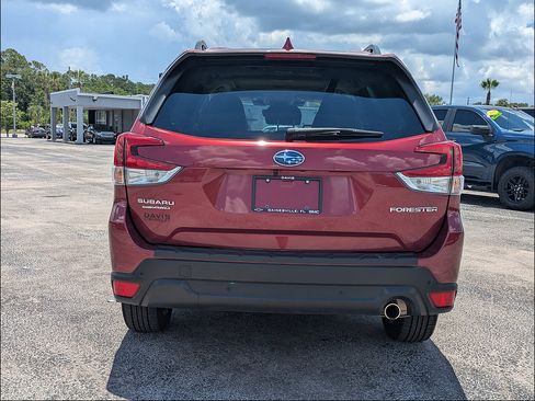 Used 2023 Subaru Forester Limited AWD/4WD image 6