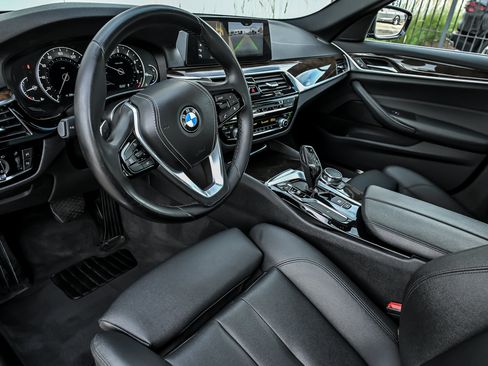 Used 2017 BMW 530i xDrive AWD/4WD image 18