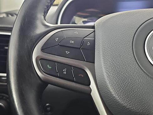 Used 2020 Jeep Cherokee Limited FWD image 16
