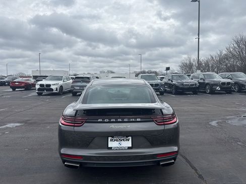 Used 2018 Porsche Panamera 4 image 4