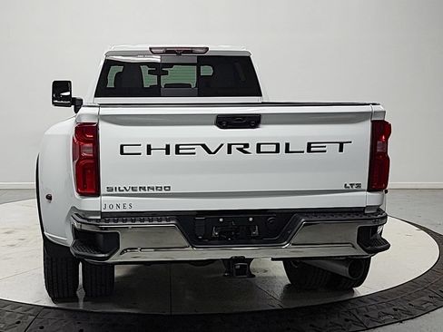 Used 2023 Chevrolet Silverado 3500 LTZ w/ LTZ Convenience Package AWD/4WD image 6