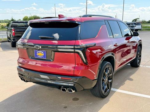 Used 2024 Chevrolet Traverse RS FWD image 5