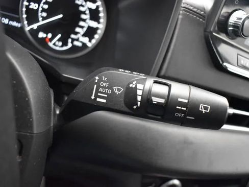 Used 2024 Mitsubishi Outlander FWD image 25