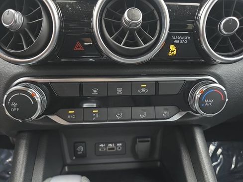Used 2025 Nissan Sentra SV FWD image 22