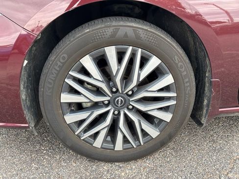 Used 2024 Nissan Altima 2.5 SV w/ SV Premium Package FWD image 10