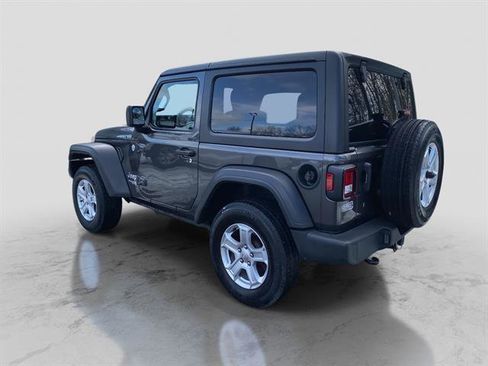 Used 2019 Jeep Wrangler Sport image 3