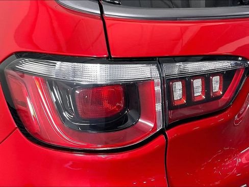 Used 2017 Jeep Compass Trailhawk w/ Navigation Group AWD/4WD image 38