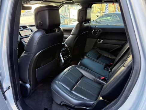Used 2018 Land Rover Range Rover Sport HSE image 30