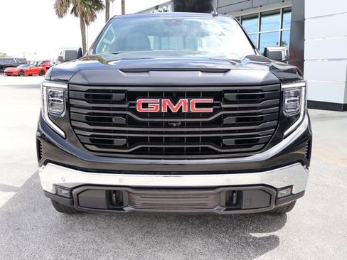 Used 2024 GMC Sierra 1500 SLT w/ SLT Premium Plus Package AWD/4WD image 3