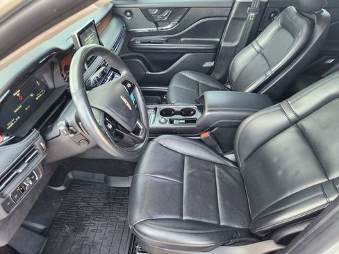 Used 2022 Lincoln Corsair Reserve w/ Equipment Group 201A image 9