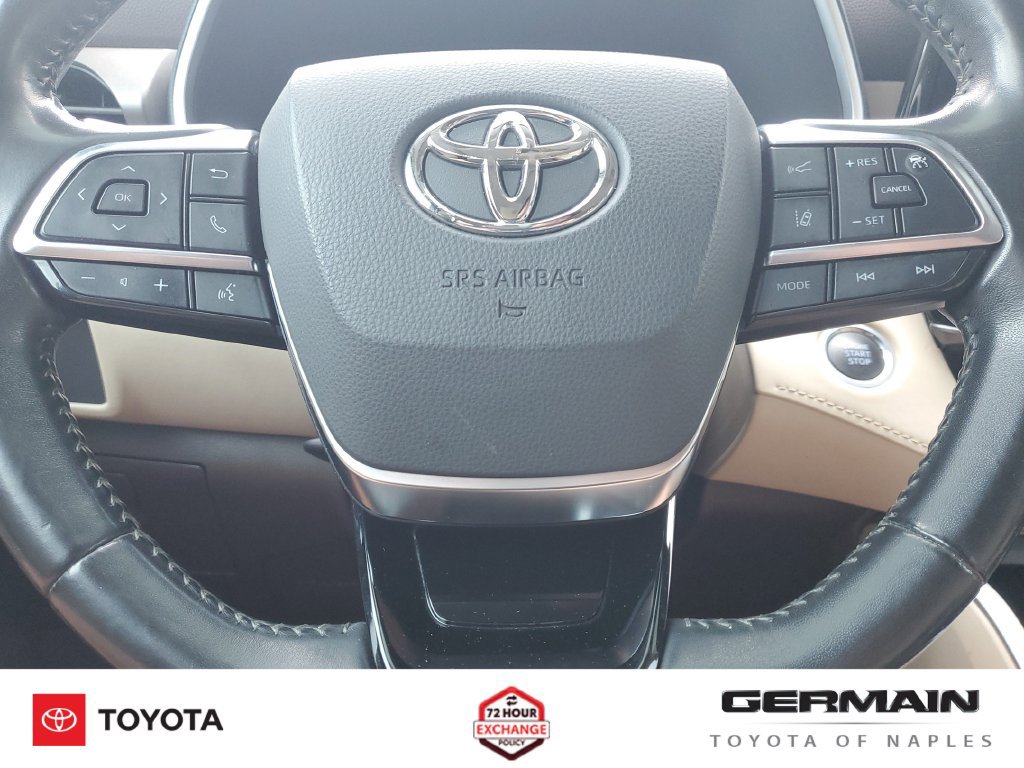 Used 2021 Toyota Highlander XLE FWD image 25