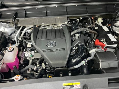Used 2023 Toyota Highlander LE AWD/4WD image 36