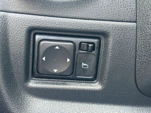 Used 2015 Nissan Versa Note S FWD image 27