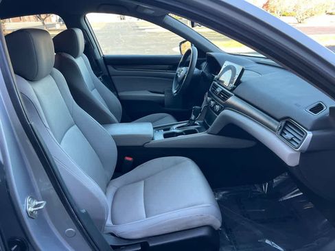 Used 2018 Honda Accord LX image 19