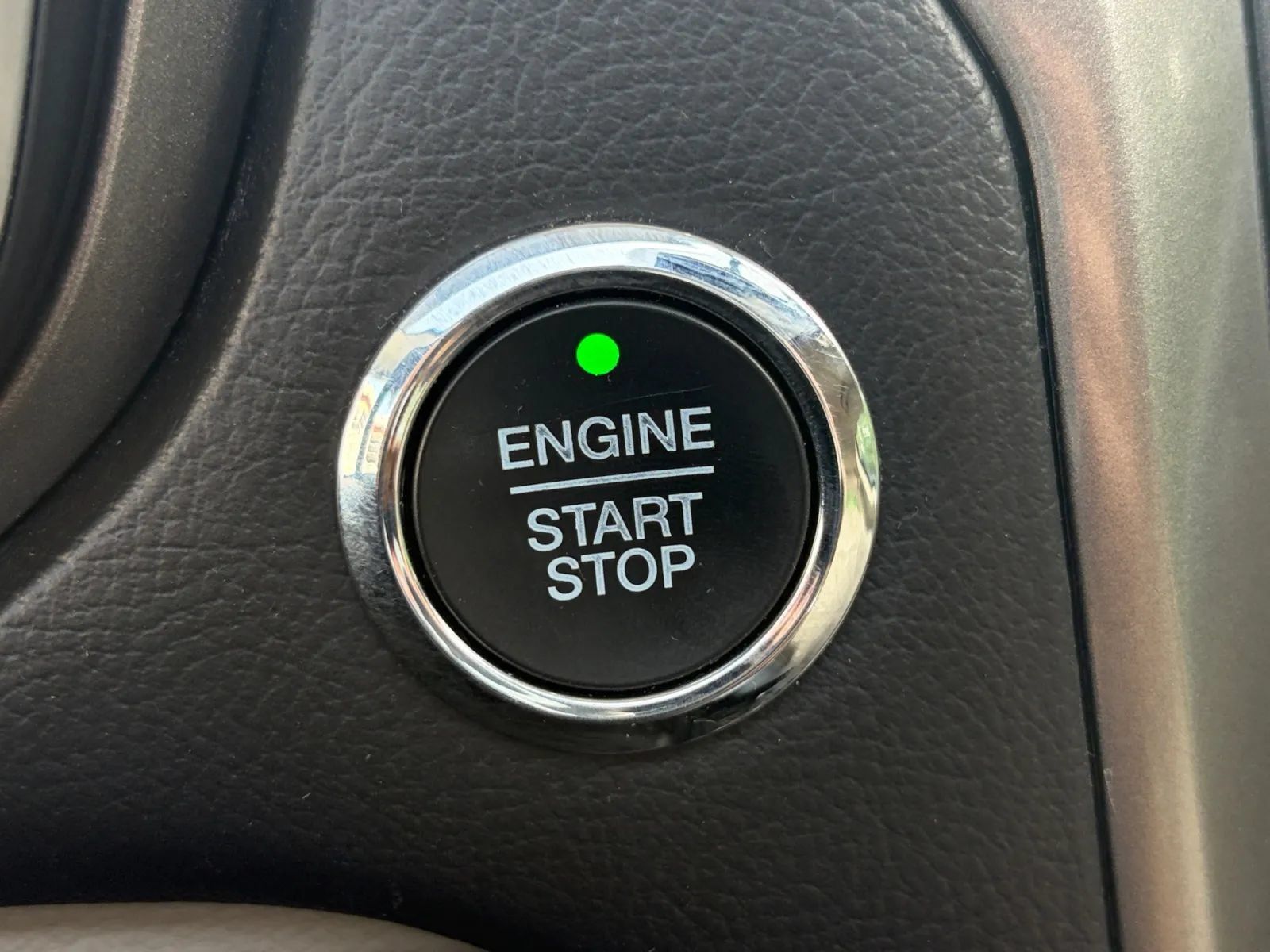 Used 2017 Ford Fusion Energi SE FWD image 26