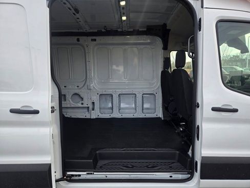 New 2026 Ford Transit 250 148 Medium Roof RWD image 9