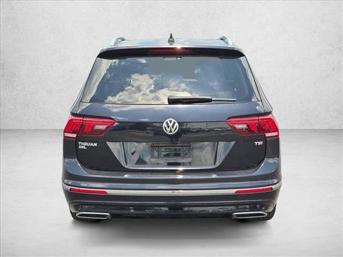 Used 2018 Volkswagen Tiguan SEL w/ R-Line Package FWD image 7