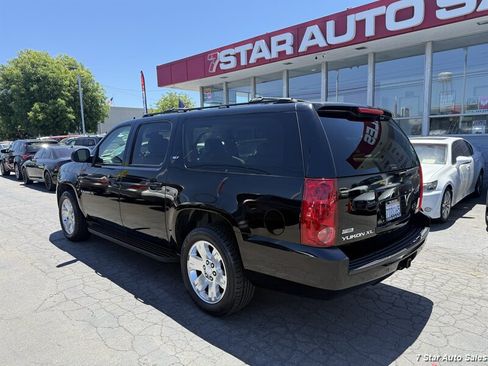 Used 2007 GMC Yukon XL SLT w/ SLT Preferred Equipment Group AWD/4WD image 6