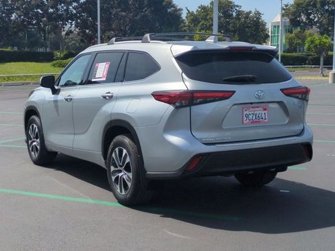Used 2022 Toyota Highlander XLE image 8
