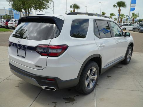 New 2026 Honda Pilot EX-L image 5