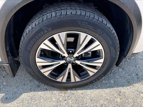 Certified 2021 Nissan Rogue SV FWD image 7