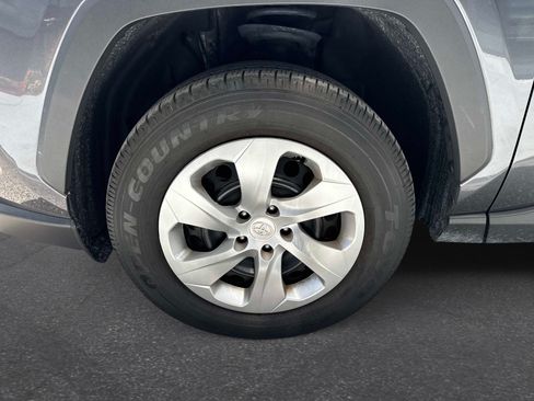 Used 2023 Toyota RAV4 LE AWD/4WD image 10