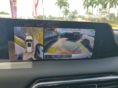 New 2025 Nissan Armada SL w/ Captain's Chari Seat Package image 16