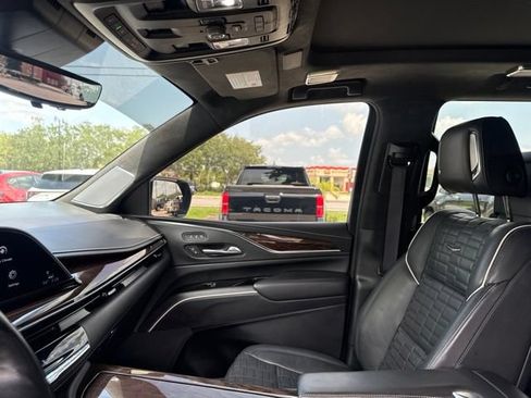 Used 2022 Cadillac Escalade Sport Platinum AWD/4WD image 25